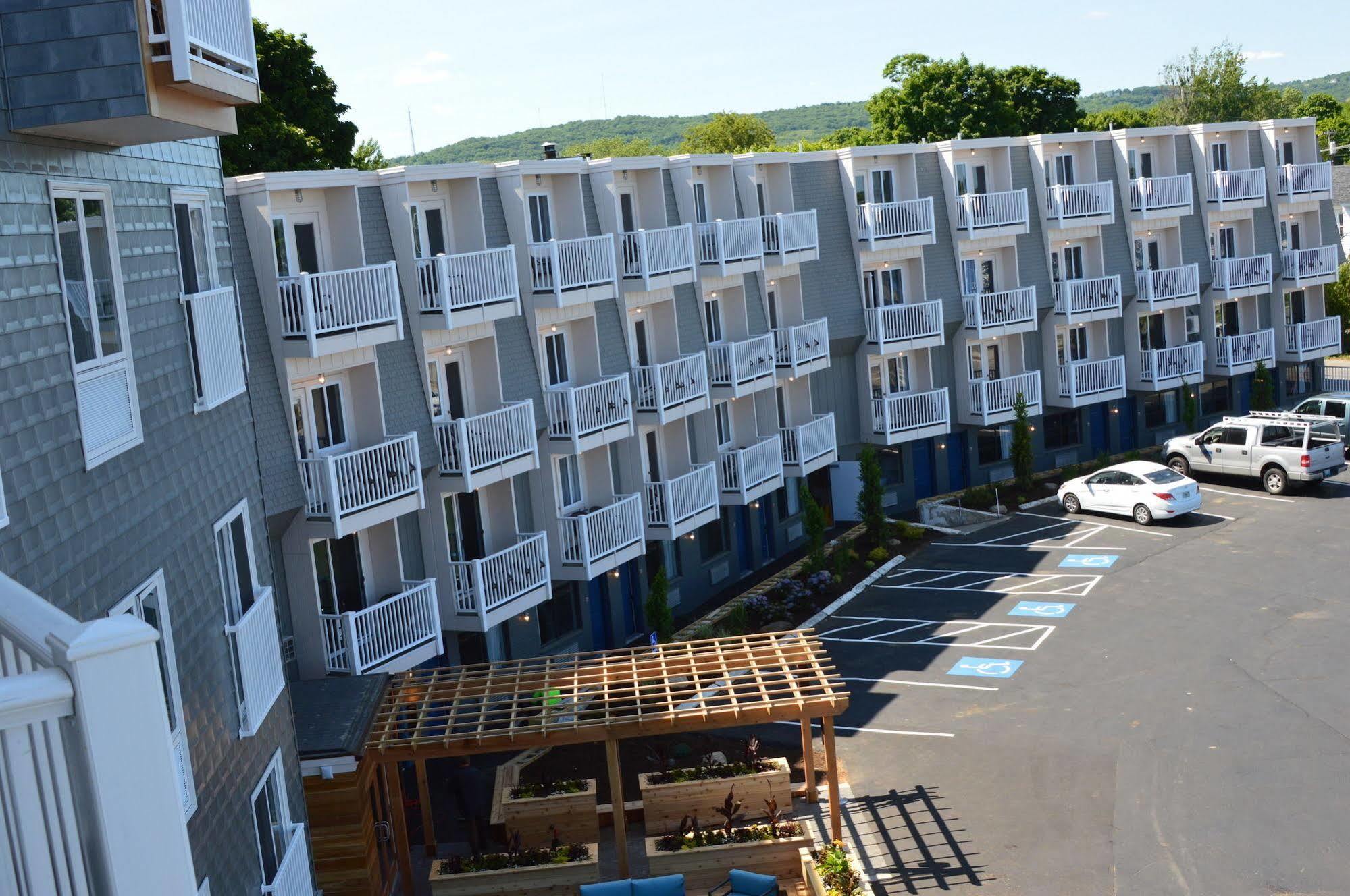 Rockland Harbor Hotel Exterior photo